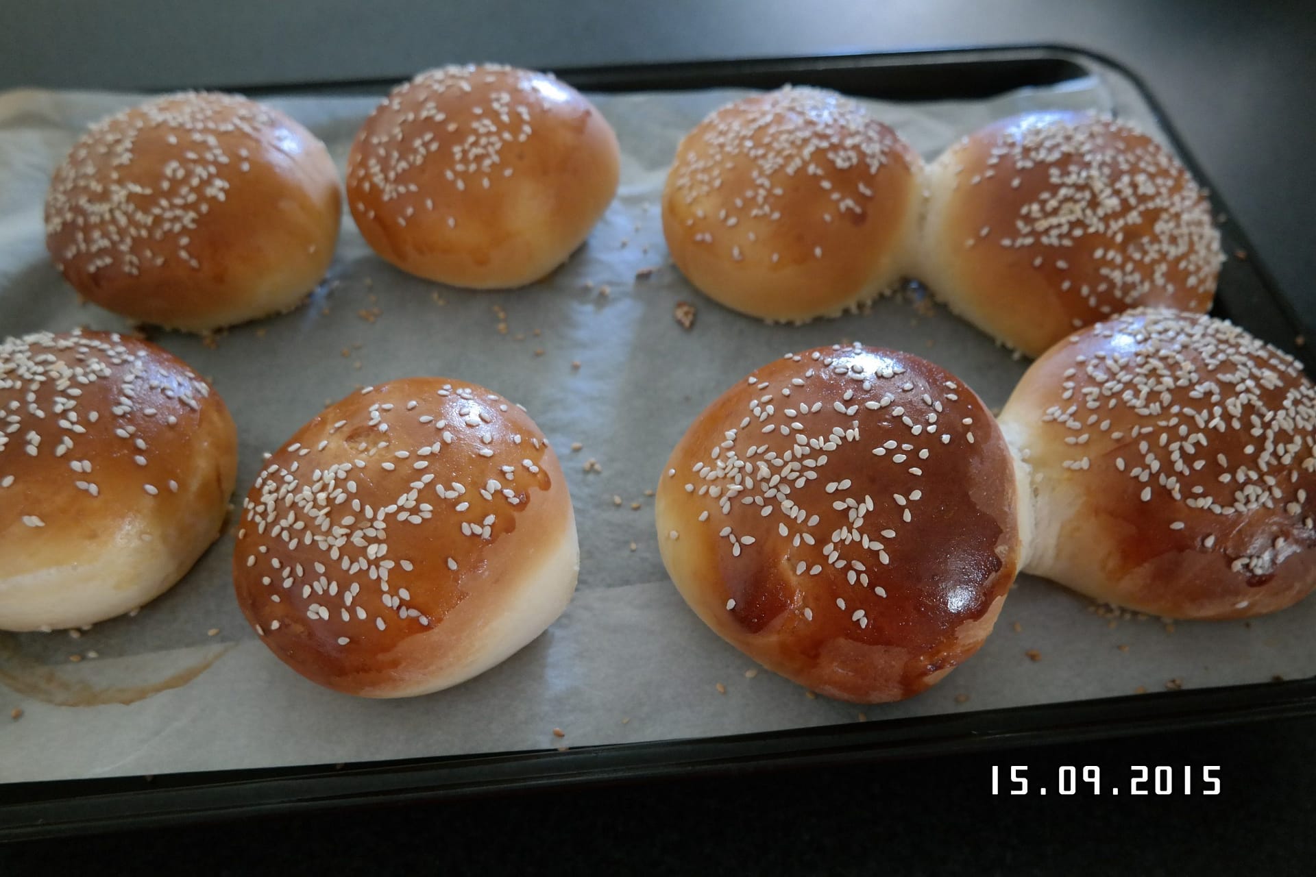 sesame hamburgeer buns 2 scaled